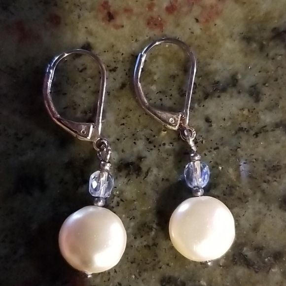 Beaded Necklace and earrings - Picture 3 of 3